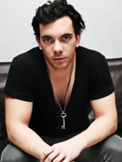 Brunette zatchemx perform anal