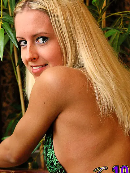 Tera19 takes off her tiny dress to squeeze her boobs and to care