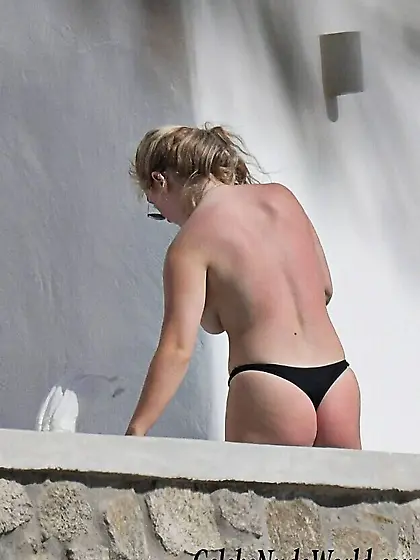 Ellie Hemmings Topless