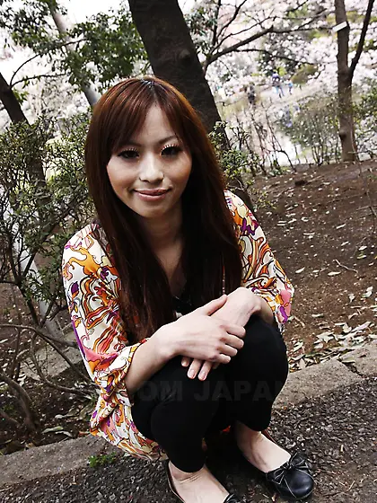 Kinky Asian teen Shiho Goto is flashing the black panty up skirt