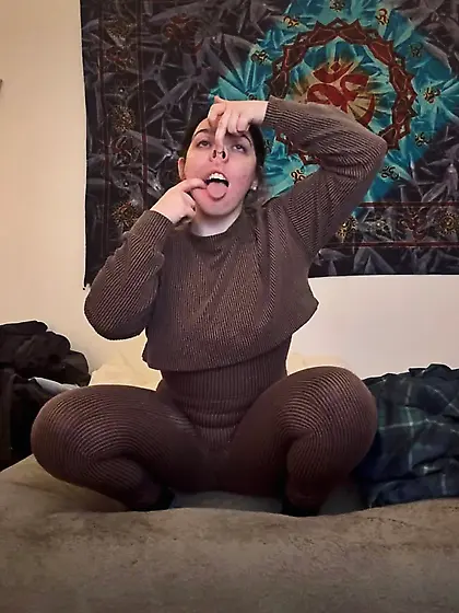 Karina Aubrey Feuti | Random Dumb Cunt from Reddit