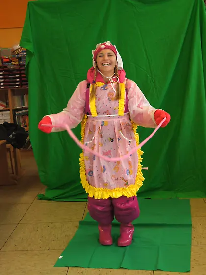German rubberwhore Ditina Kecelja for Muslim use o