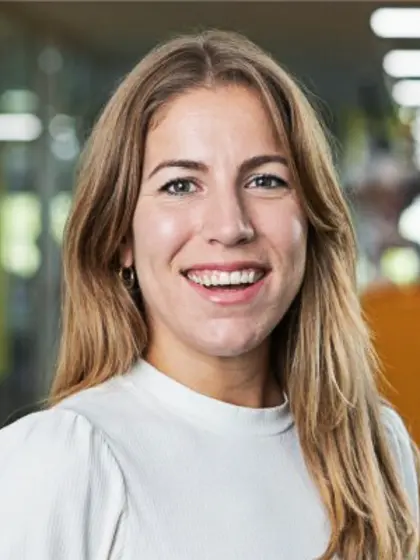 Eline - Beach Series