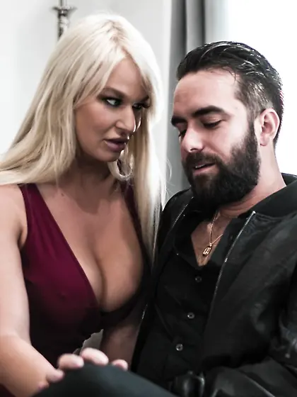 Blonde mature London River shagged by bearded dude