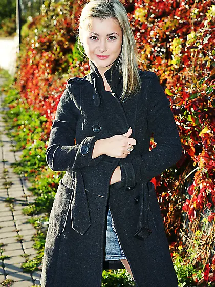 Fantastic selection of photos,  this blonde gal with nice round t