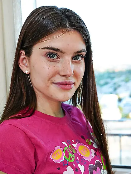 Stefany Kyler explores her body,  fingering herself to orgasm whi