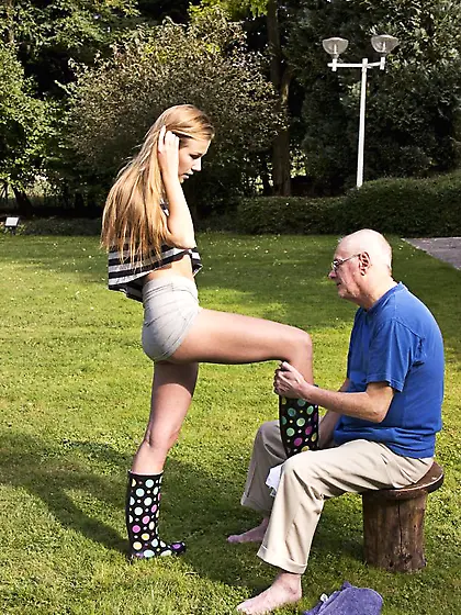 Outdoor banging for young gal and mature...