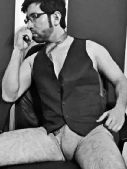 Brunette tomass perform dancing