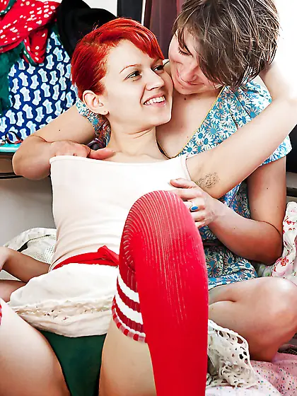 Thai lesbian teen amateur