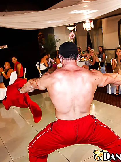 Muscular crazy blowjob