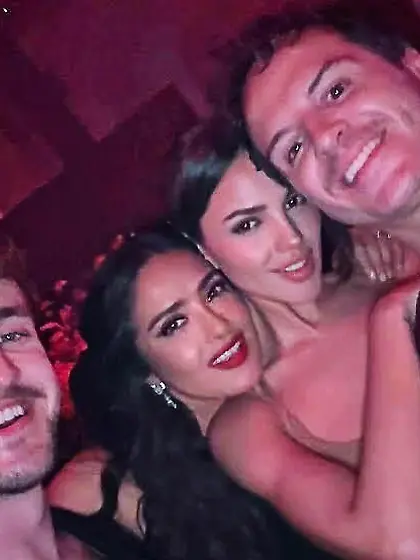 Eiza González y Salma Hayek