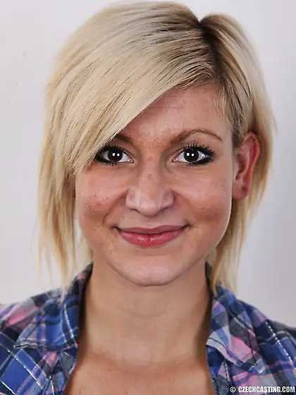 Shaped pretty blonde sexy