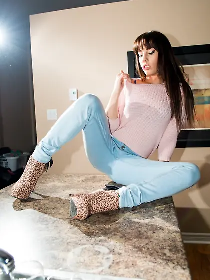 Tender bimbo knit top