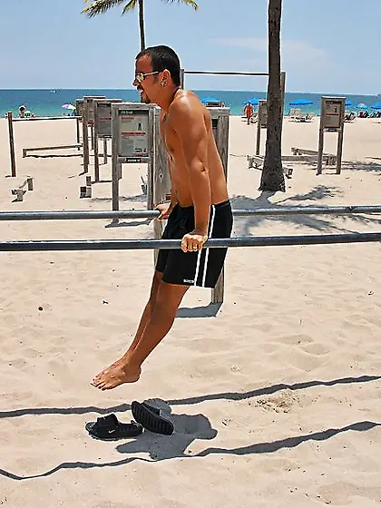 Short-haired brunette hottie gets fucked by a massive cock on ca