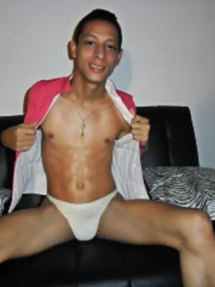 Brunette dylan perform butt