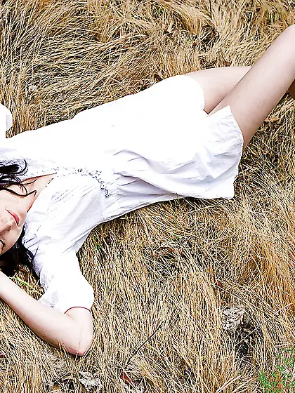 Natural upskirt pussy