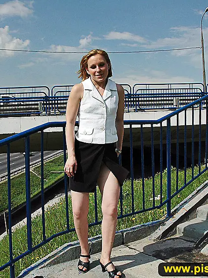 Pissing outdoor on the highway