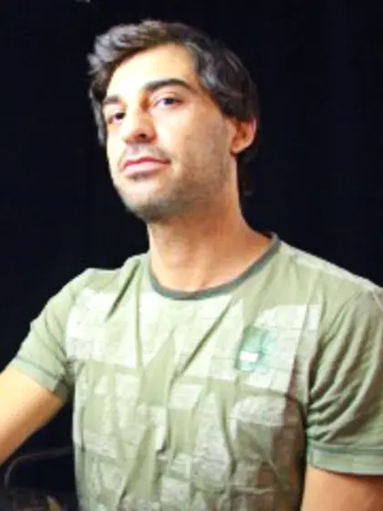 Brunette luka edur perform