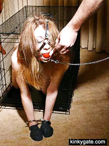 Amateur Slaves locked up in cages