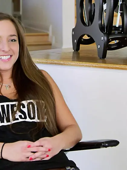 Small tits pussy eating