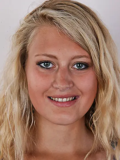 Tattooed busty blonde babe