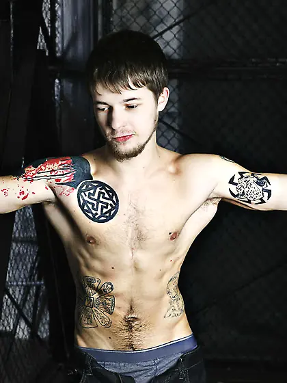 White man jacebandboy smoking