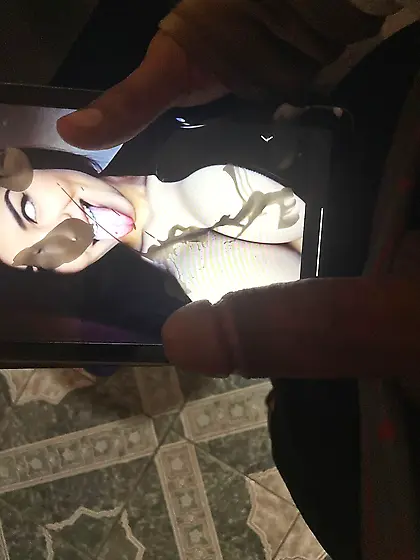 Lechazo pajaso a puta tetona