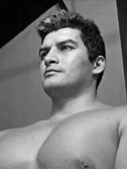 Brunette juan pablo perform