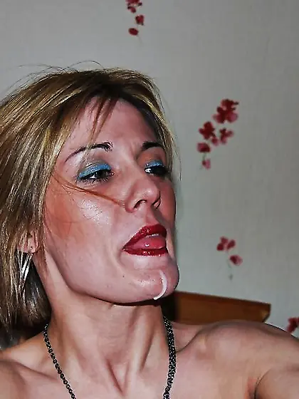 AnjaCawa muss Kondome aussaugen