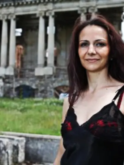 Brunette lurlenejohnes perform anal