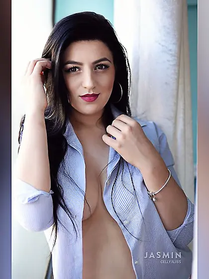 Big tit bisexual teen