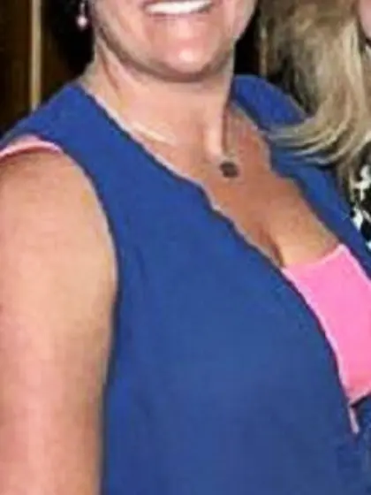 Amy shows off her titties at mardi gras