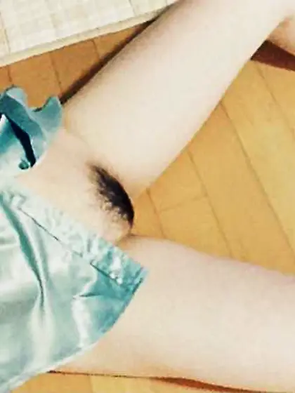 Korean air hostess takes self pictures