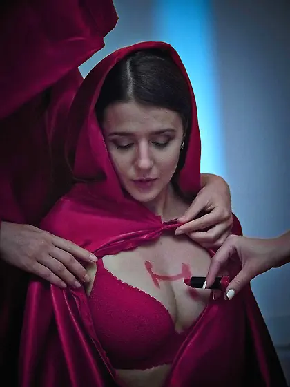 Pretty college girls Vinna Reed and Sybil fucking on the floor