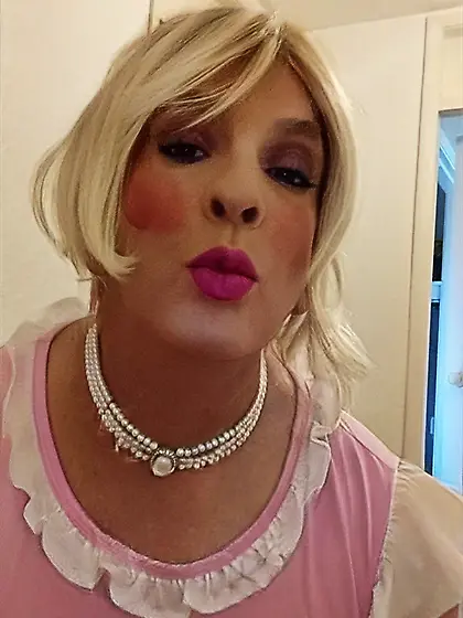 Sissy Josie Dee