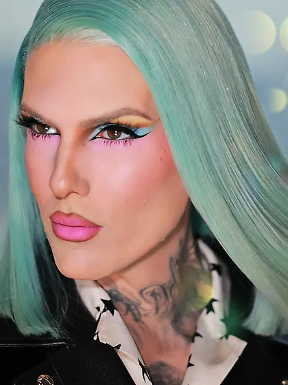 Jeffree Star tattooed makeup twink