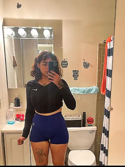 Perfect curly hair latina