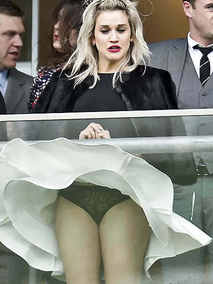 Unaware Windy Upskirts