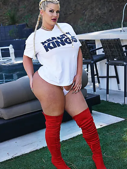 Oily Julie Cash proceeds to gape enormously with his dick