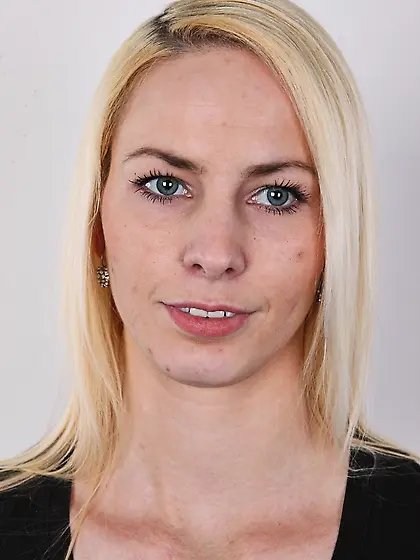 Nasty tattooed blonde mom