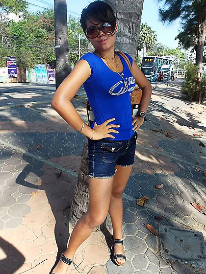 Thai girl with big breasts is seeking sexual satisfaction as wel