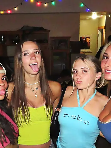 Chloe Johnson Busty Cute Teen NN Nonnude