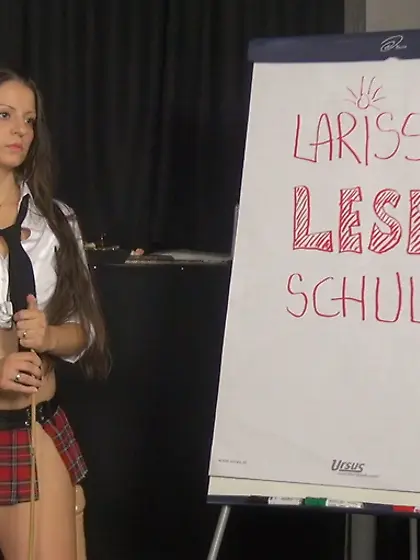 Red bitch short checked