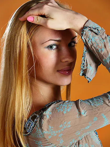 Sweet blonde hottie Rinna A gets her shirt off and reveals her p