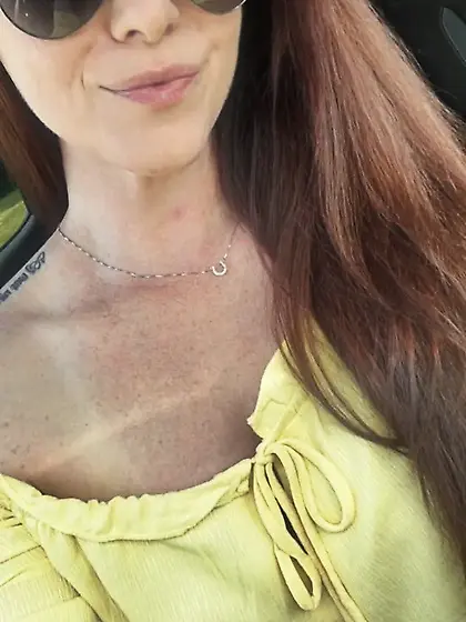 Sexy MILF Kelly Jean