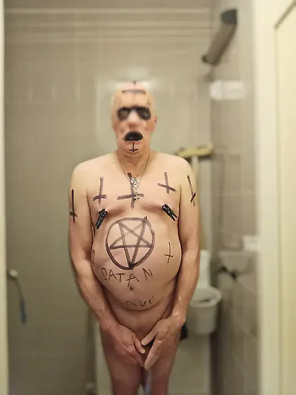 Satan slave Gerard does a pee enema treatment