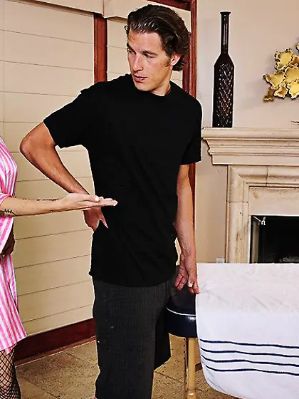 Seducing fem in fishnets Brandy Aniston erotically looks in cam