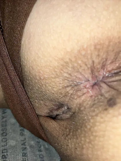 Sleepyhead falls asleep during butt massage