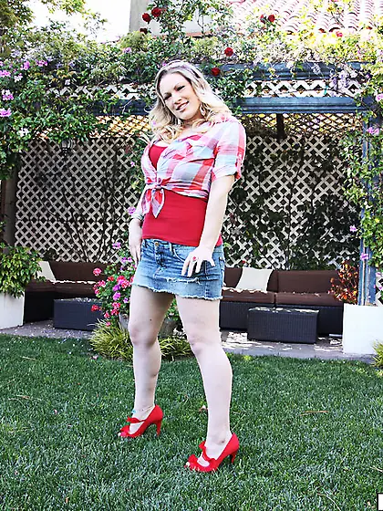 Incredible blonde MILF gets her big tits fucked before taking a