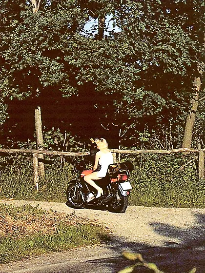 Teen girls 80s drilling